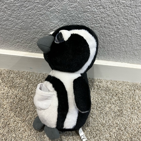 Petting zoos bright eyed penguin plush - Picture 4 of 6